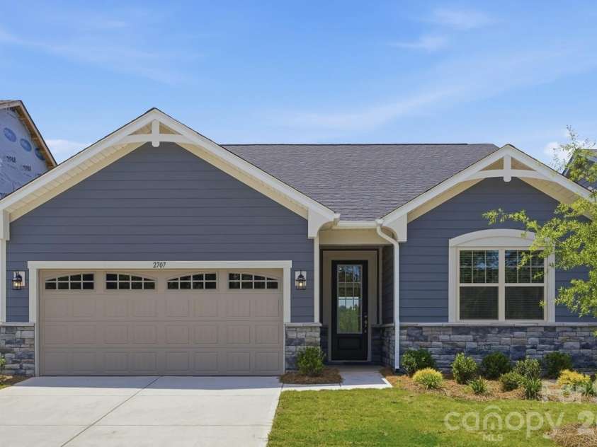 2707 Westmont Drive, Gastonia, NC 28052.  MLS# CAR4330306, YatesRealty ID 1553. 