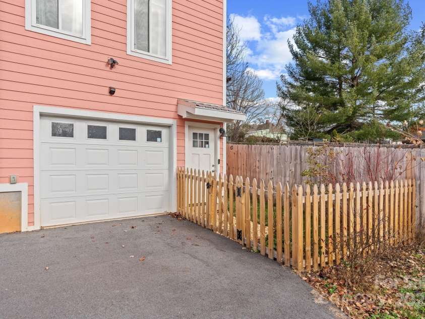 366 State Street, Asheville, NC 28806.  MLS# CAR4205001, YatesRealty ID 15530. 366 State St let's take a look