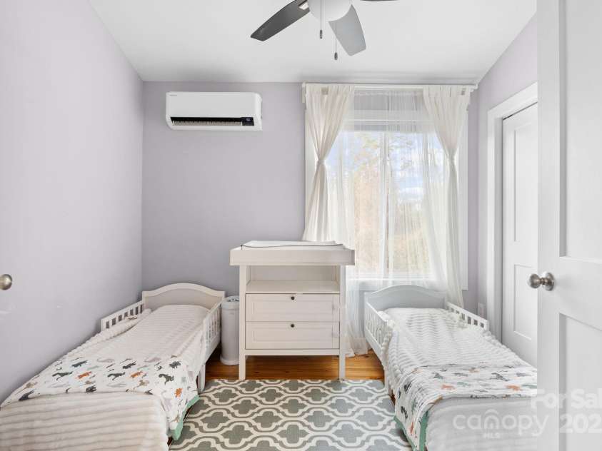 366 State Street, Asheville, NC 28806.  MLS# CAR4205001, YatesRealty ID 15530. 