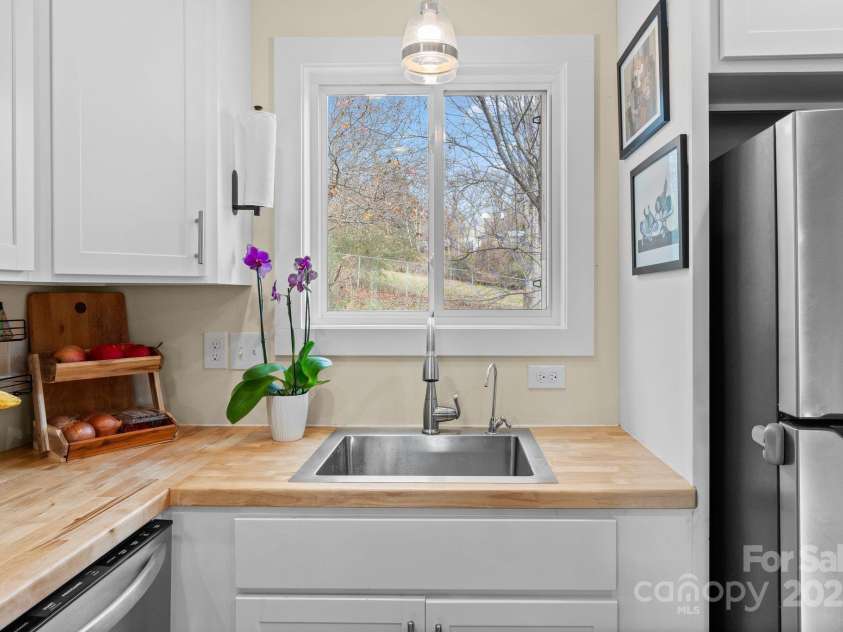 366 State Street, Asheville, NC 28806.  MLS# CAR4205001, YatesRealty ID 15530. Stainless Steel Sink, disposal and water filtration system
