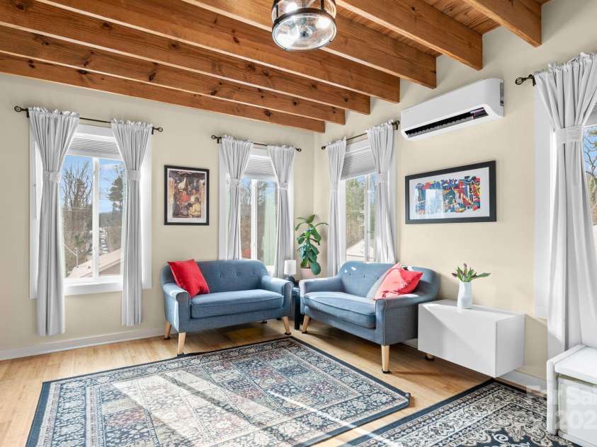 366 State Street, Asheville, NC 28806.  MLS# CAR4205001, YatesRealty ID 15530. Wood Beams & Bamboo Floors