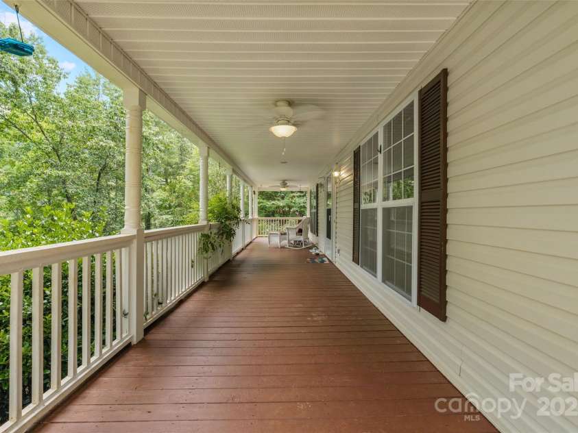 21 Farm Valley Court, Weaverville, NC 28787.  MLS# CAR4153408, YatesRealty ID 15532. 