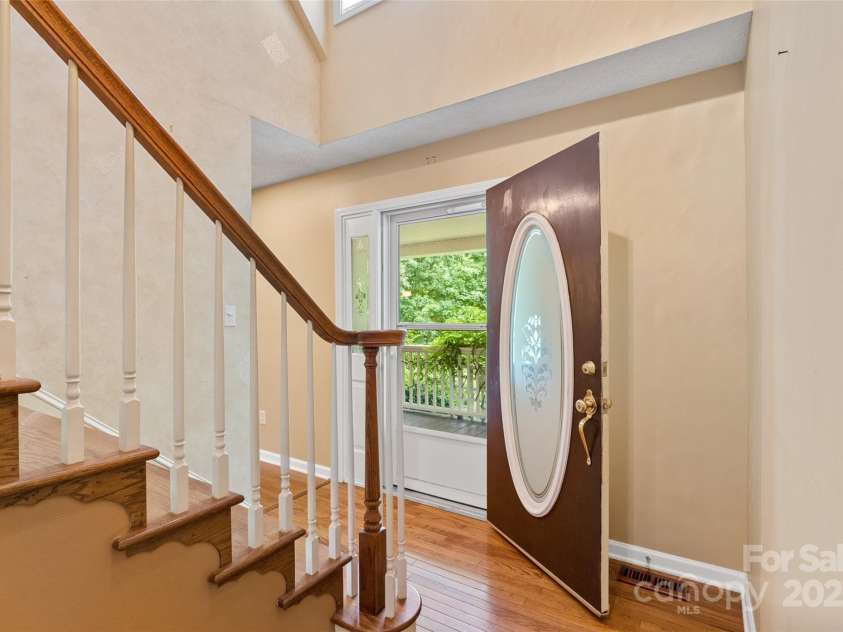 21 Farm Valley Court, Weaverville, NC 28787.  MLS# CAR4153408, YatesRealty ID 15532. 