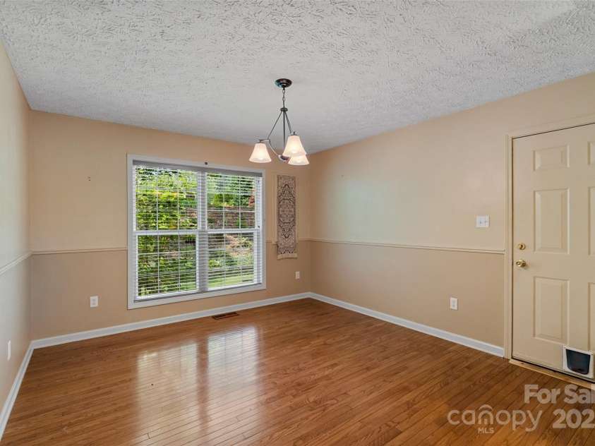 21 Farm Valley Court, Weaverville, NC 28787.  MLS# CAR4153408, YatesRealty ID 15532. 