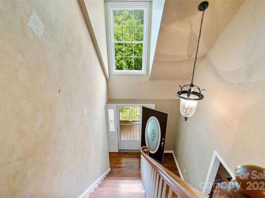 21 Farm Valley Court, Weaverville, NC 28787.  MLS# CAR4153408, YatesRealty ID 15532. 