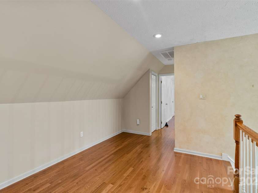 21 Farm Valley Court, Weaverville, NC 28787.  MLS# CAR4153408, YatesRealty ID 15532. 