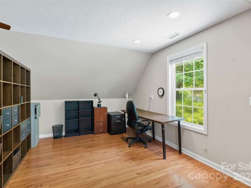 21 Farm Valley Court, Weaverville, NC 28787.  MLS# CAR4153408, YatesRealty ID 15532. 