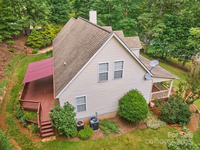 21 Farm Valley Court, Weaverville, NC 28787.  MLS# CAR4153408, YatesRealty ID 15532. 
