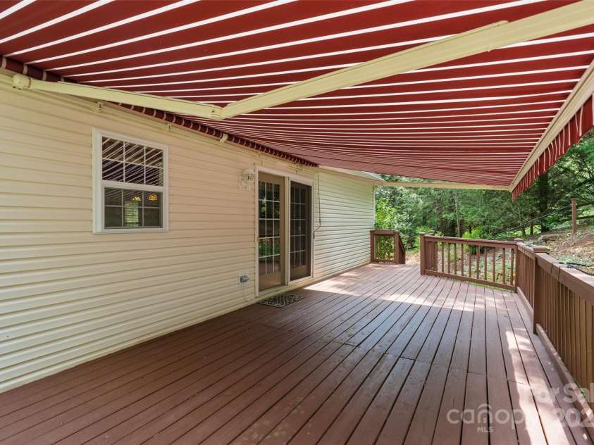 21 Farm Valley Court, Weaverville, NC 28787.  MLS# CAR4153408, YatesRealty ID 15532. 