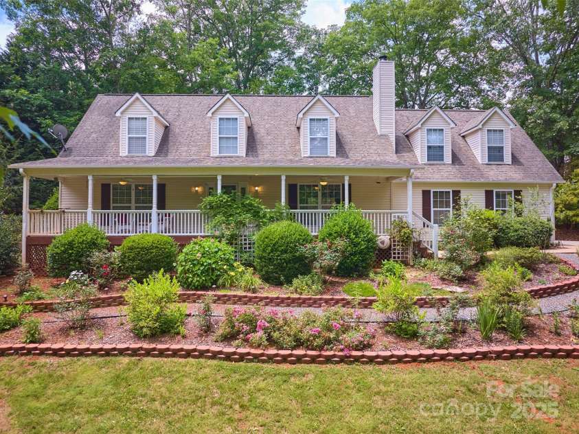 21 Farm Valley Court, Weaverville, NC 28787.  MLS# CAR4153408, YatesRealty ID 15532. 