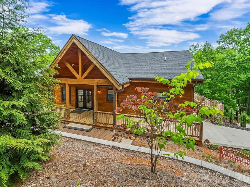 265 Grandview Peaks Drive, Nebo, NC 28761.  MLS# CAR4374479, YatesRealty ID 15533. 