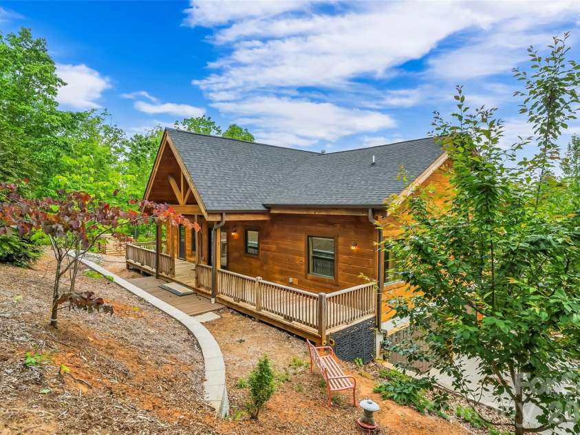 265 Grandview Peaks Drive, Nebo, NC 28761.  MLS# CAR4374479, YatesRealty ID 15533. 