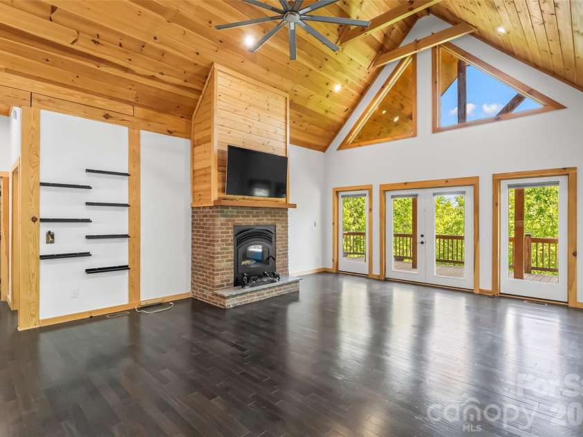 265 Grandview Peaks Drive, Nebo, NC 28761.  MLS# CAR4374479, YatesRealty ID 15533. 