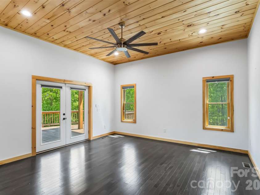 265 Grandview Peaks Drive, Nebo, NC 28761.  MLS# CAR4374479, YatesRealty ID 15533. 