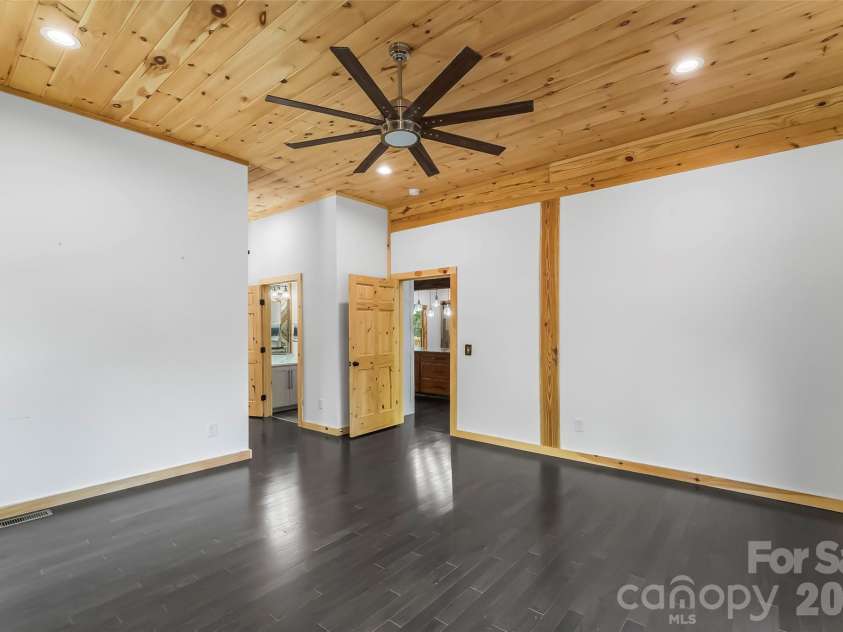 265 Grandview Peaks Drive, Nebo, NC 28761.  MLS# CAR4374479, YatesRealty ID 15533. 