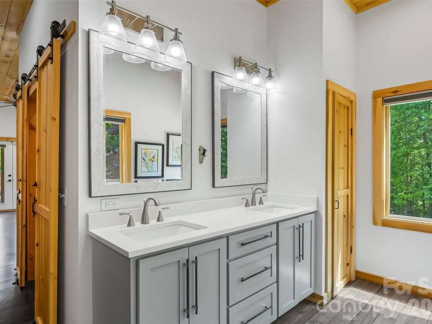 265 Grandview Peaks Drive, Nebo, NC 28761.  MLS# CAR4374479, YatesRealty ID 15533. 