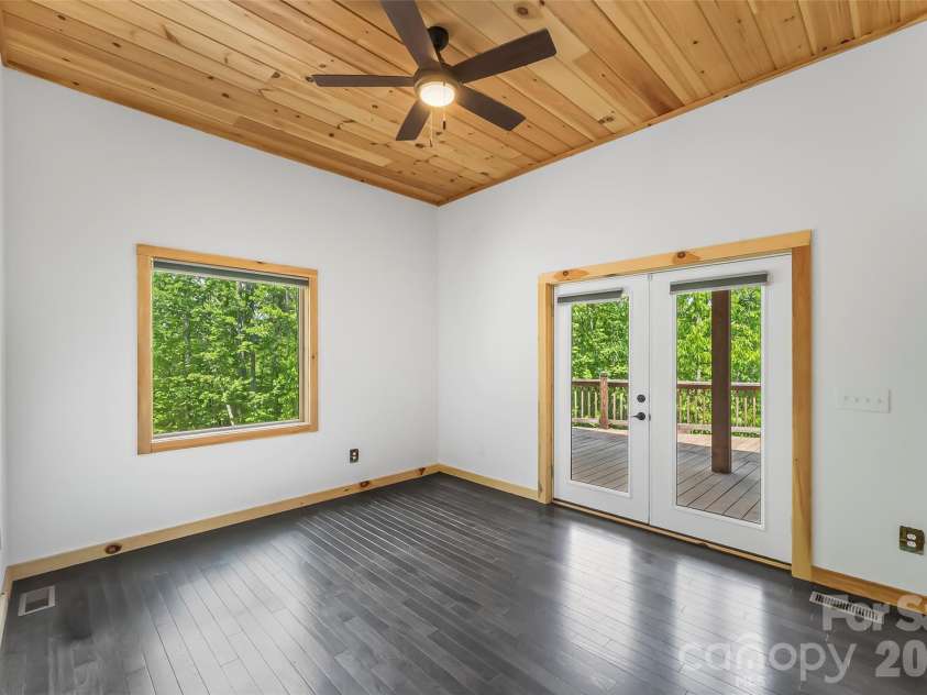 265 Grandview Peaks Drive, Nebo, NC 28761.  MLS# CAR4374479, YatesRealty ID 15533. 