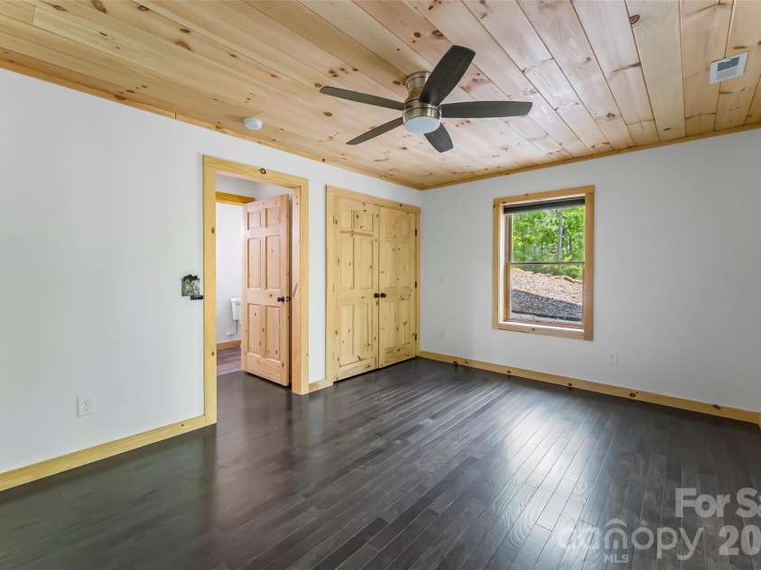 265 Grandview Peaks Drive, Nebo, NC 28761.  MLS# CAR4374479, YatesRealty ID 15533. 