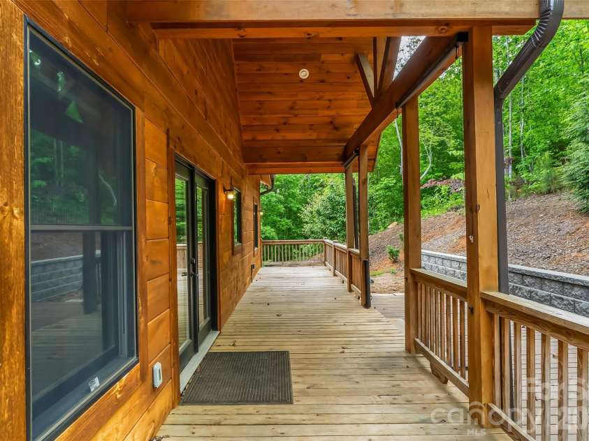 265 Grandview Peaks Drive, Nebo, NC 28761.  MLS# CAR4374479, YatesRealty ID 15533. 