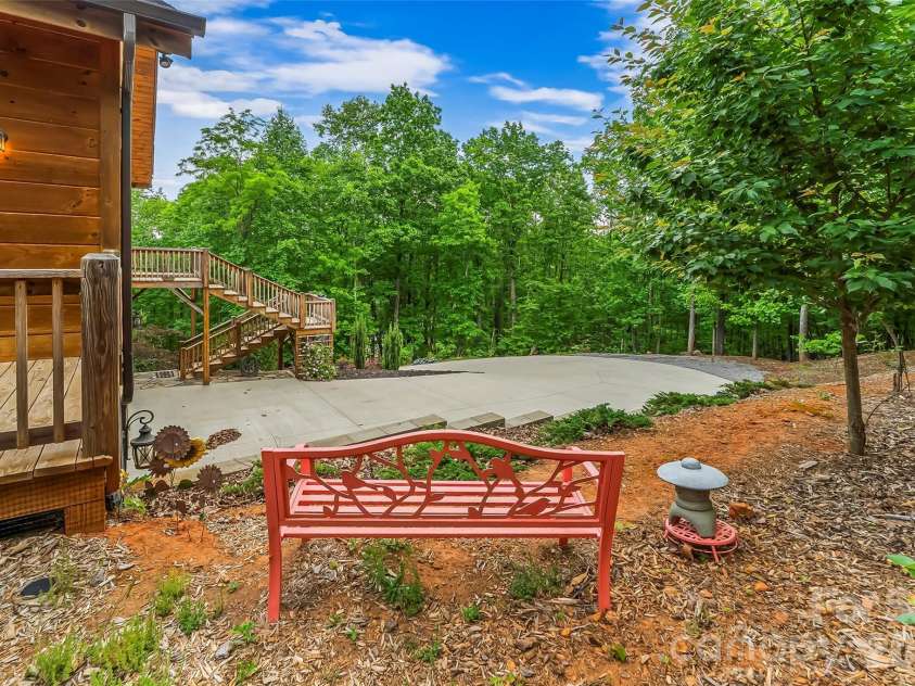 265 Grandview Peaks Drive, Nebo, NC 28761.  MLS# CAR4374479, YatesRealty ID 15533. 