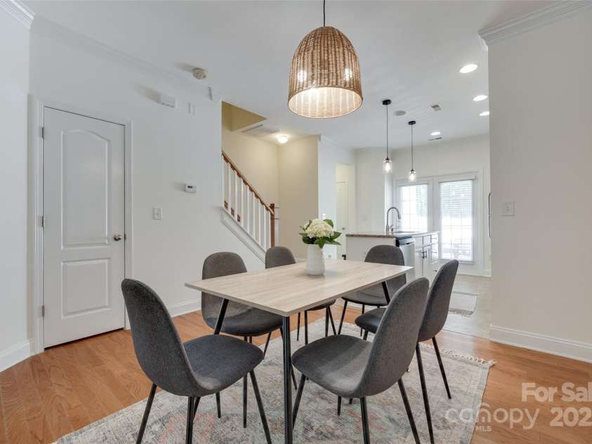461 Hurston Circle, Charlotte, NC 28208.  MLS# CAR4256098, YatesRealty ID 15533. 