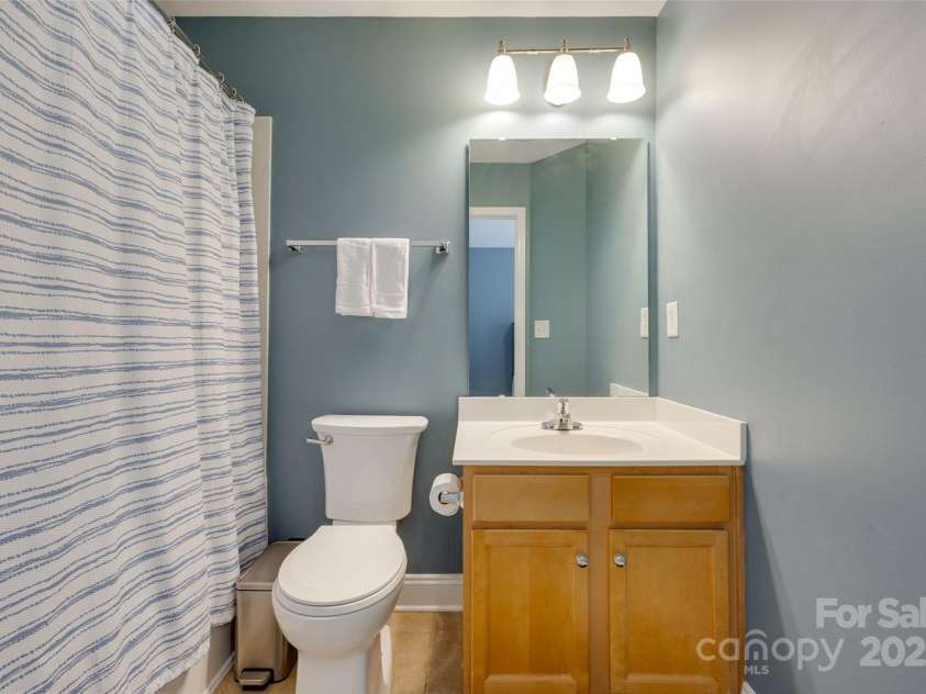 461 Hurston Circle, Charlotte, NC 28208.  MLS# CAR4256098, YatesRealty ID 15533. Bedroom 2 - Full Bathroom