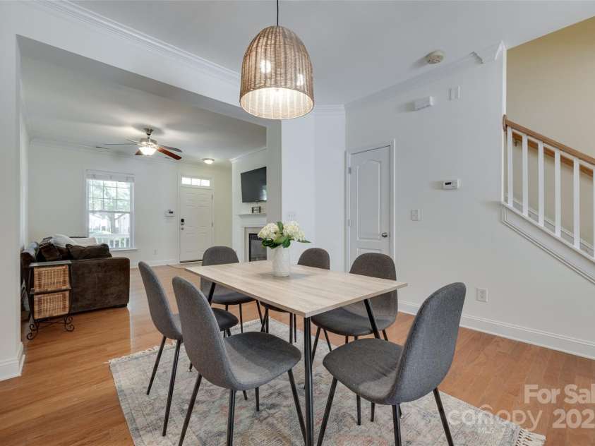 461 Hurston Circle, Charlotte, NC 28208.  MLS# CAR4256098, YatesRealty ID 15533. Dining Area