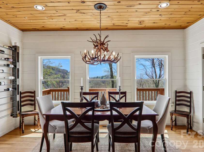 186 Cottage Lane, Mars Hill, NC 28754.  MLS# CAR4374567, YatesRealty ID 15534. 