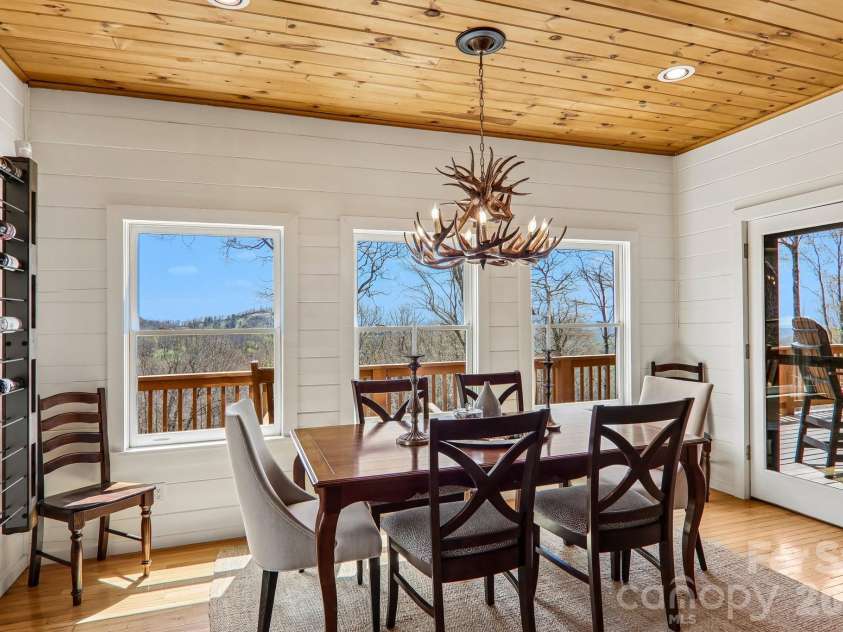 186 Cottage Lane, Mars Hill, NC 28754.  MLS# CAR4374567, YatesRealty ID 15534. 