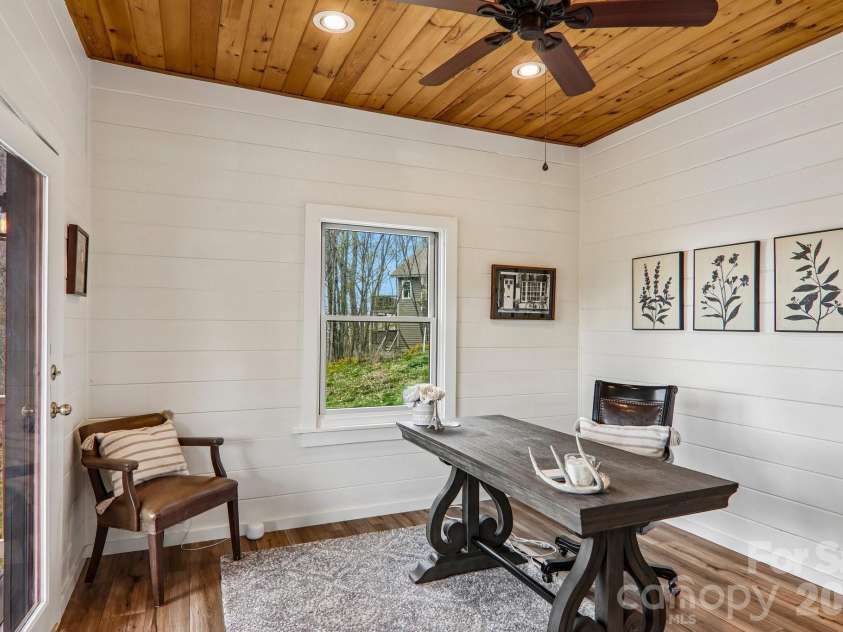 186 Cottage Lane, Mars Hill, NC 28754.  MLS# CAR4374567, YatesRealty ID 15534. 