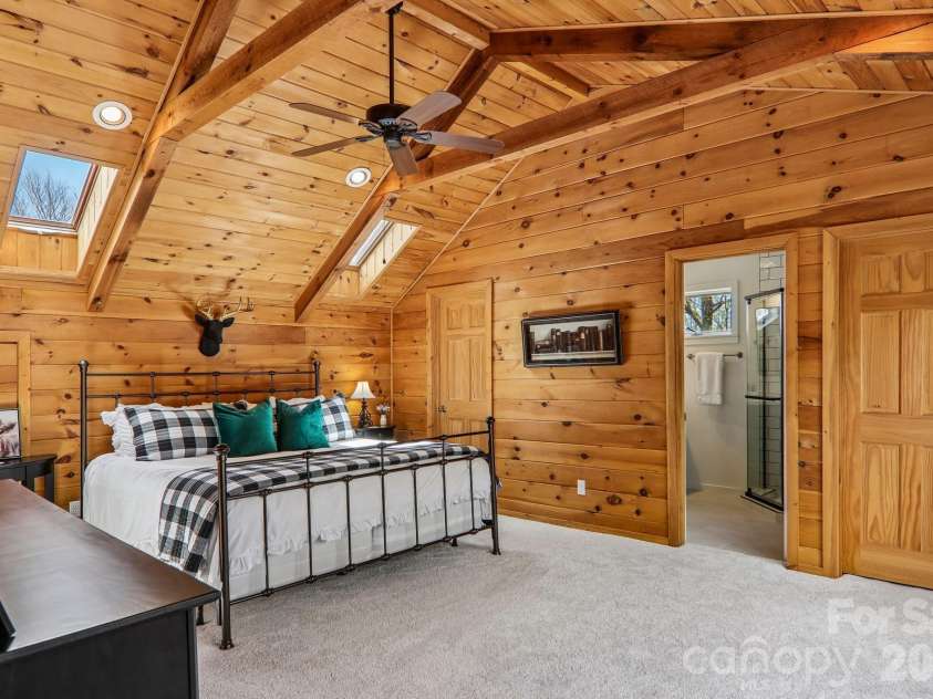 186 Cottage Lane, Mars Hill, NC 28754.  MLS# CAR4374567, YatesRealty ID 15534. 