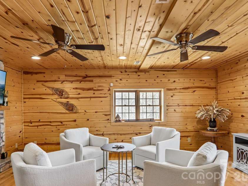 186 Cottage Lane, Mars Hill, NC 28754.  MLS# CAR4374567, YatesRealty ID 15534. 