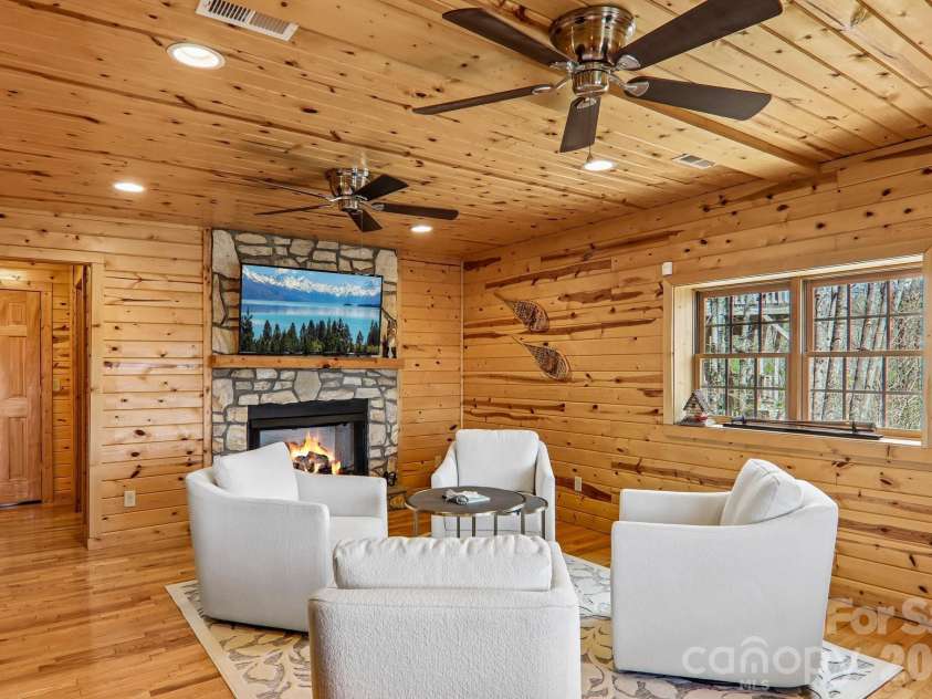 186 Cottage Lane, Mars Hill, NC 28754.  MLS# CAR4374567, YatesRealty ID 15534. 