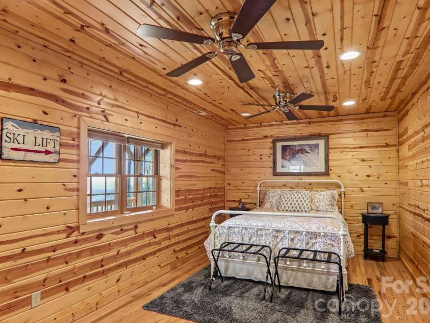 186 Cottage Lane, Mars Hill, NC 28754.  MLS# CAR4374567, YatesRealty ID 15534. 