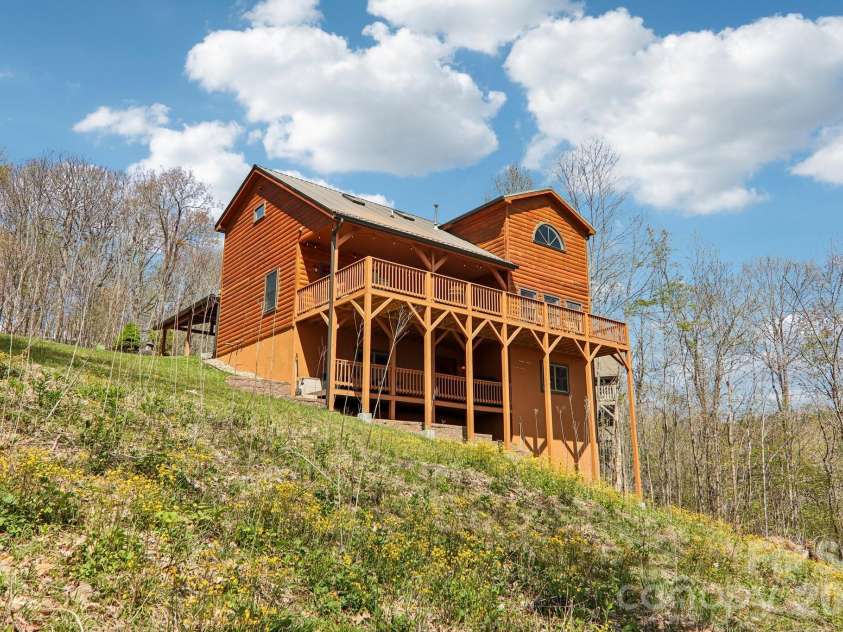 186 Cottage Lane, Mars Hill, NC 28754.  MLS# CAR4374567, YatesRealty ID 15534. 