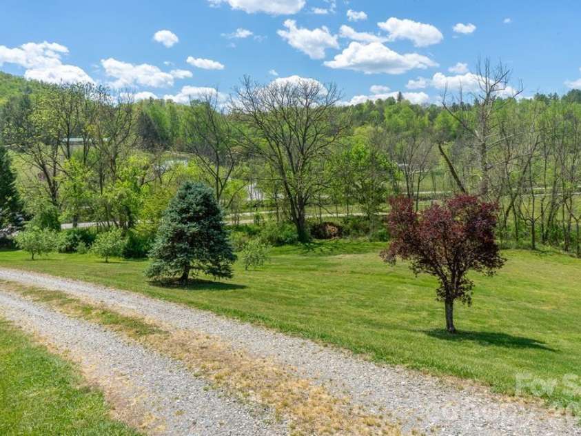 71 Bullfrog Cove Road, Sylva, NC 28779.  MLS# CAR4373788, YatesRealty ID 15535. 