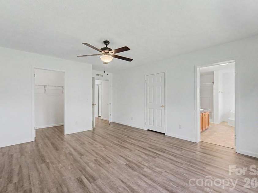 71 Bullfrog Cove Road, Sylva, NC 28779.  MLS# CAR4373788, YatesRealty ID 15535. 