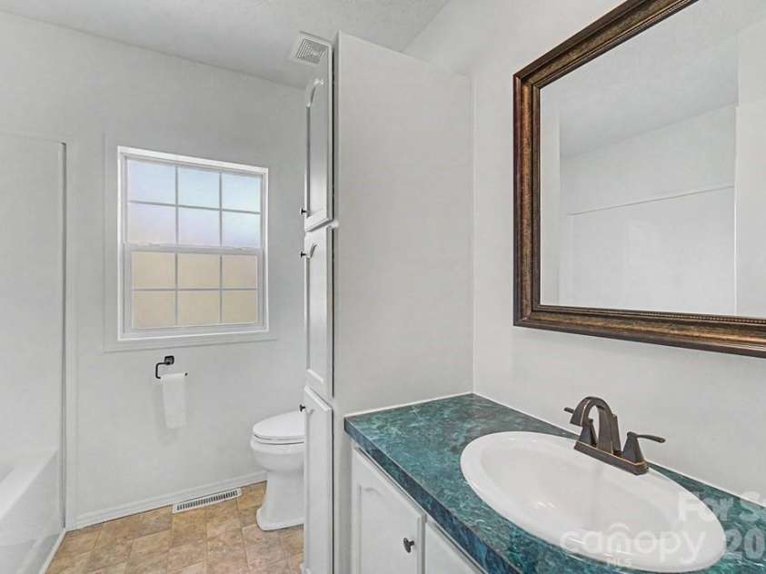 71 Bullfrog Cove Road, Sylva, NC 28779.  MLS# CAR4373788, YatesRealty ID 15535. 