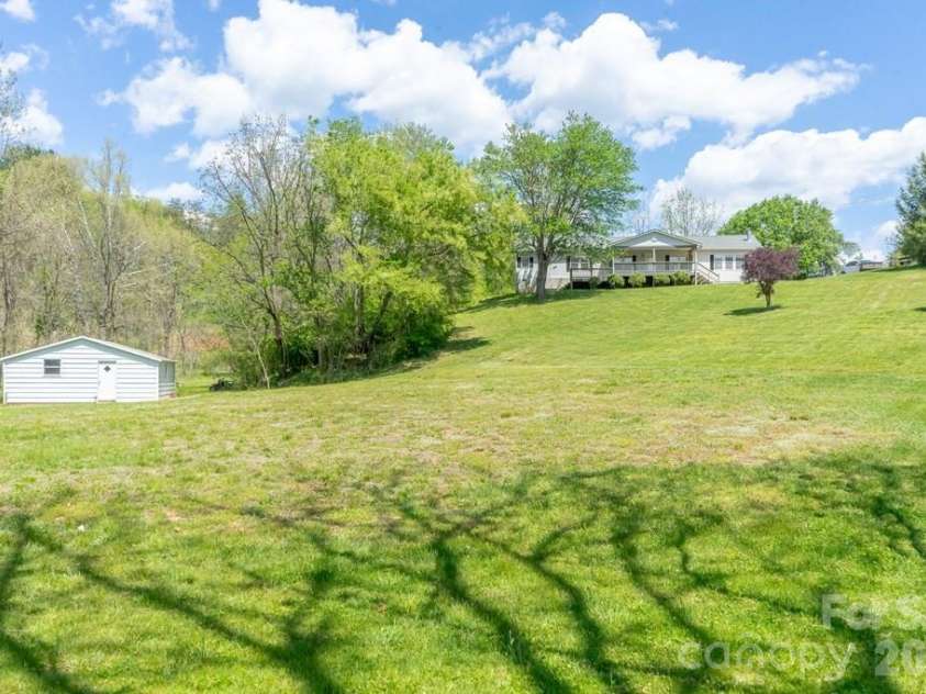 71 Bullfrog Cove Road, Sylva, NC 28779.  MLS# CAR4373788, YatesRealty ID 15535. 