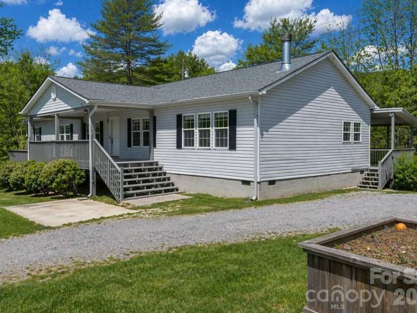 71 Bullfrog Cove Road, Sylva, NC 28779.  MLS# CAR4373788, YatesRealty ID 15535. 