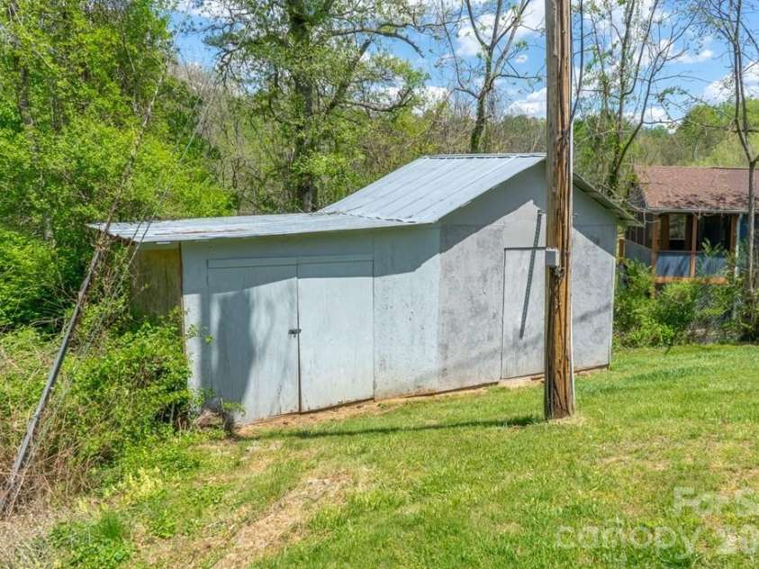 71 Bullfrog Cove Road, Sylva, NC 28779.  MLS# CAR4373788, YatesRealty ID 15535. 