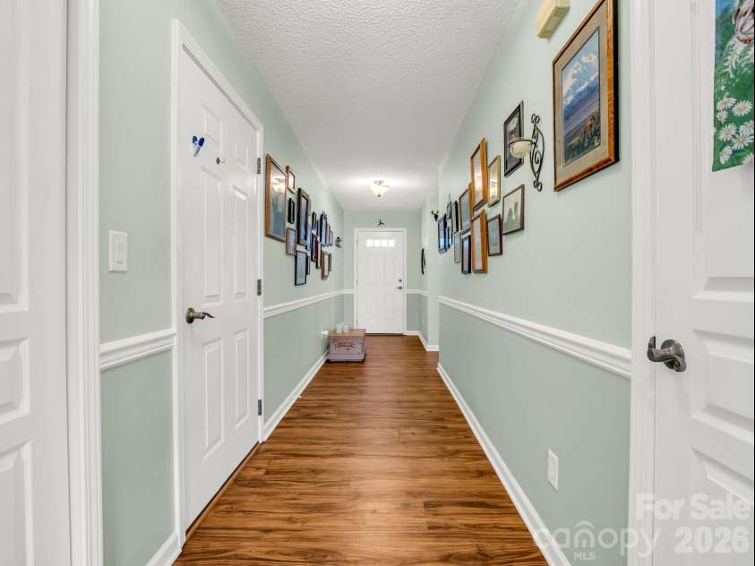 27 Gray Wolf Lane, Hendersonville, NC 28792.  MLS# CAR4285060, YatesRealty ID 15536. 