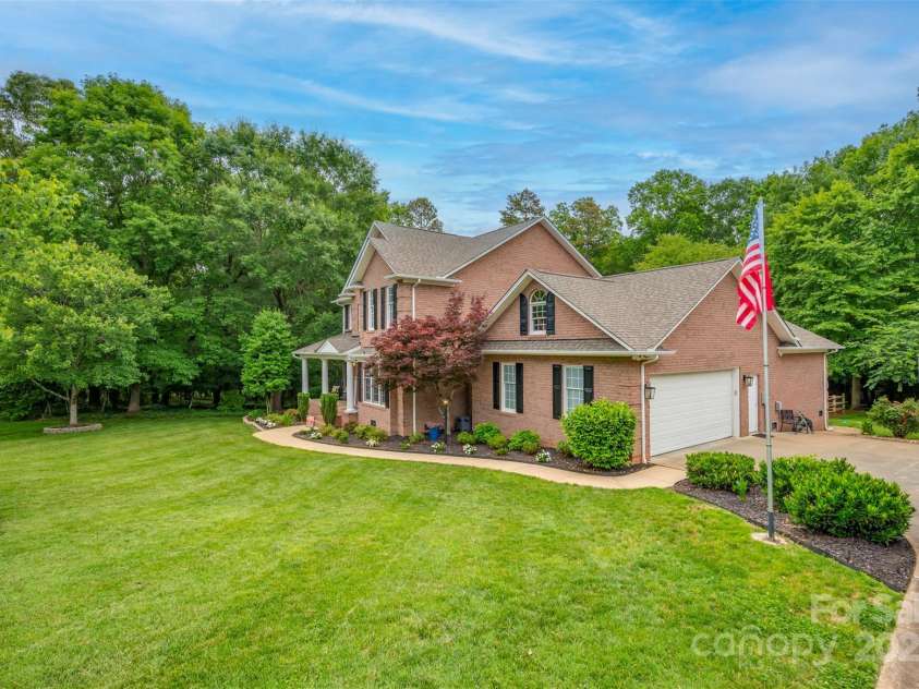 144 Chickasaw Drive, Shelby, NC 28152.  MLS# CAR4258809, YatesRealty ID 15537. 