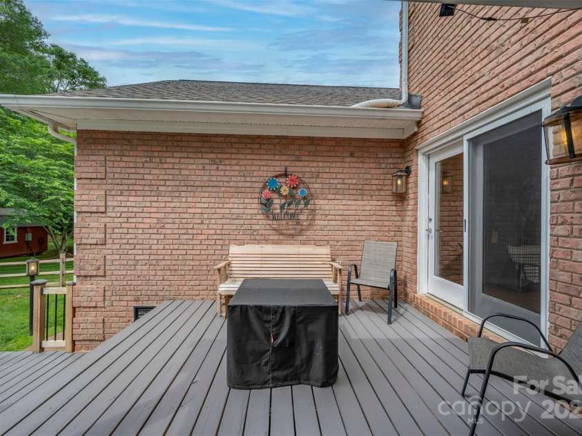 144 Chickasaw Drive, Shelby, NC 28152.  MLS# CAR4258809, YatesRealty ID 15537. 