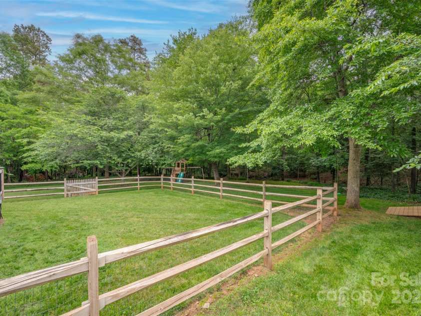 144 Chickasaw Drive, Shelby, NC 28152.  MLS# CAR4258809, YatesRealty ID 15537. 