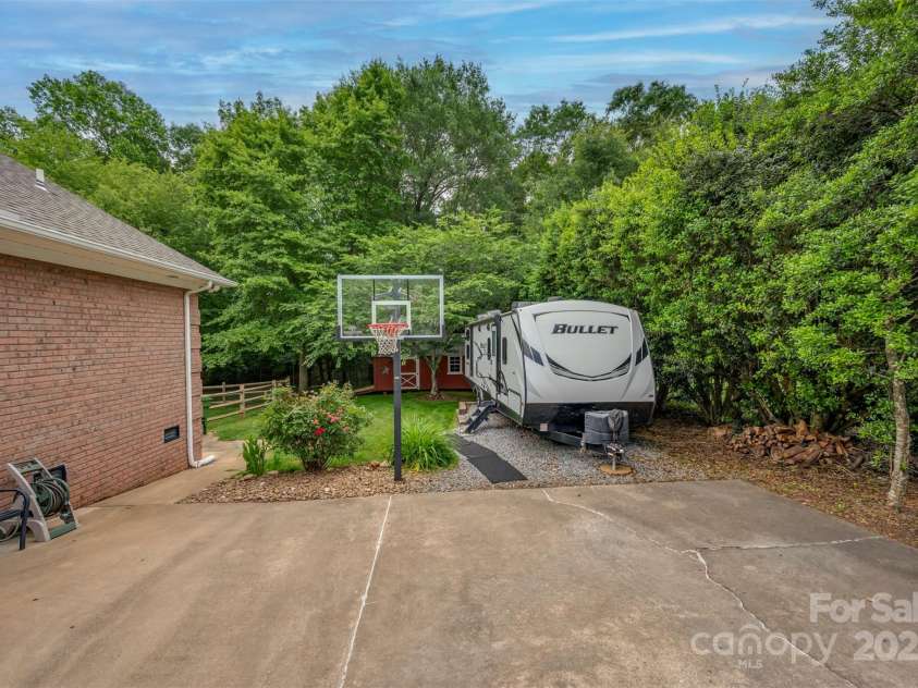 144 Chickasaw Drive, Shelby, NC 28152.  MLS# CAR4258809, YatesRealty ID 15537. 