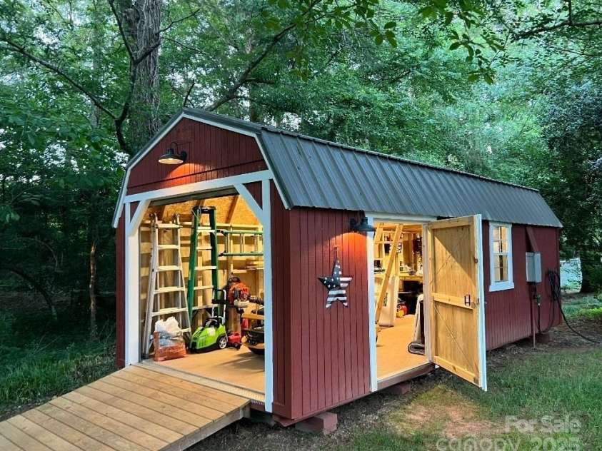 144 Chickasaw Drive, Shelby, NC 28152.  MLS# CAR4258809, YatesRealty ID 15537. 