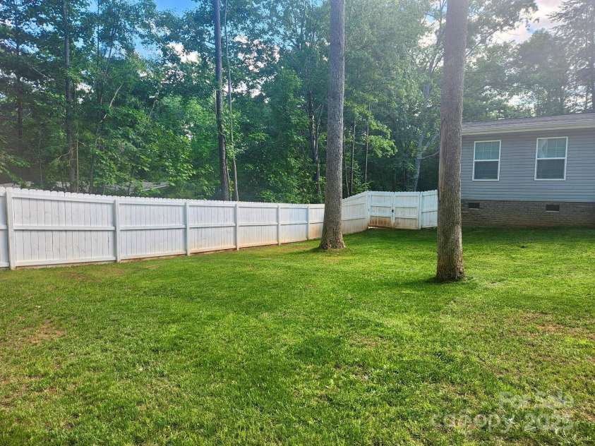 2025 Kisatchie Drive, Hickory Grove, SC 29717.  MLS# CAR4254607, YatesRealty ID 15538. 