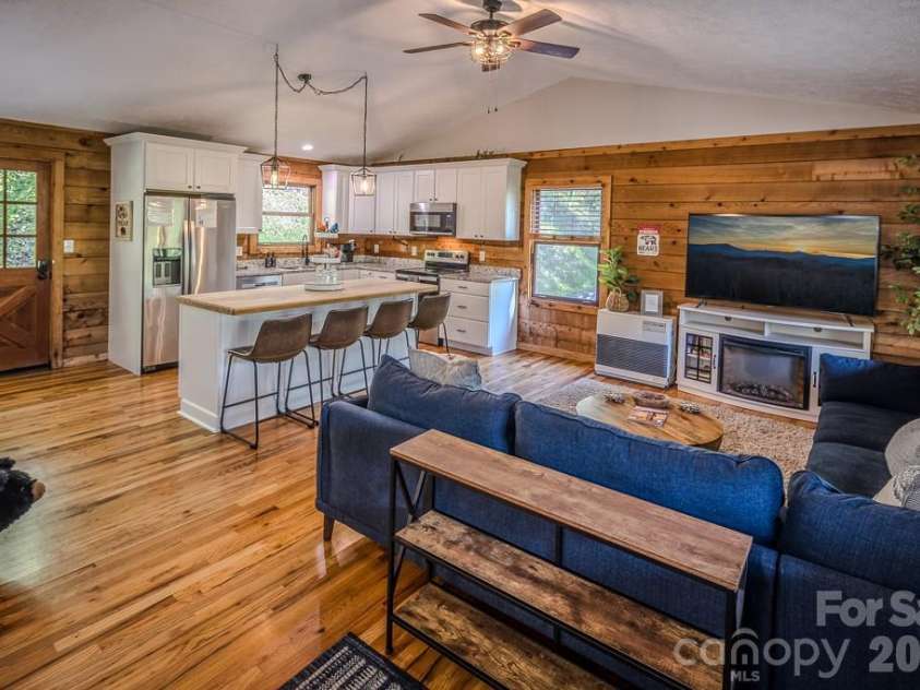 239 Dutch Treat Road, Banner Elk, NC 28504.  MLS# CAR4374544, YatesRealty ID 15539. 
