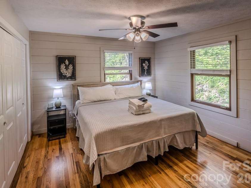239 Dutch Treat Road, Banner Elk, NC 28504.  MLS# CAR4374544, YatesRealty ID 15539. 